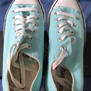 Converse Chuck Taylor Aqua Low Top Sz 8 Sneakers